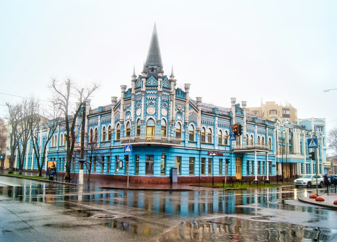 Сколько стоила квартира в Москве в 2001 году?